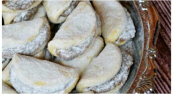 Nežné snehové pusinky plnené orechovou náplňou – dokonalá zimná pochúťka! ❄️🍪