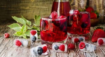 Ovocné osvieženie: limonáda z jahôd, malín a čučoriedok